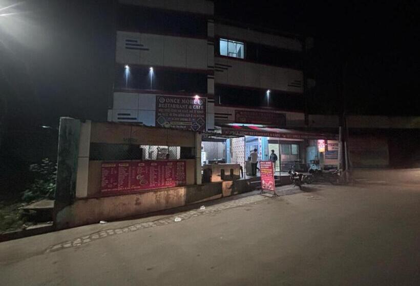 ホテル Oyo Once More Restaurant And Cafe