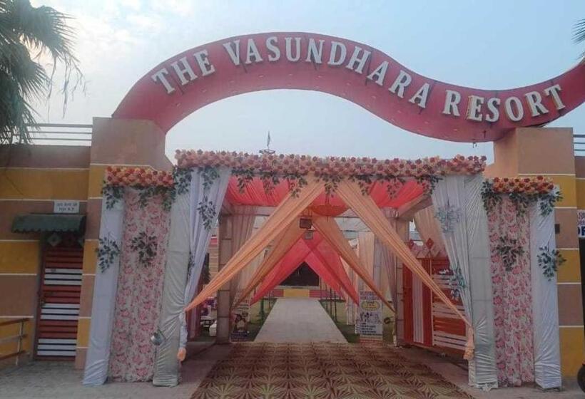 ホテル Oyo Vasundhara Resort