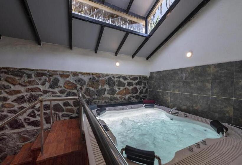 בית מלון כפרי Parnakuti Villa