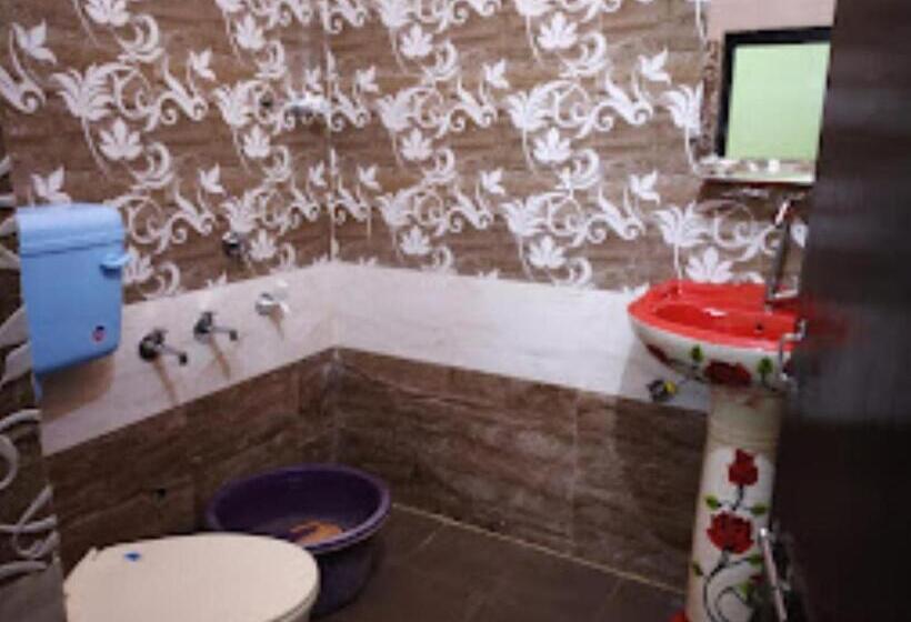 호텔 Pitambara Palace,datia