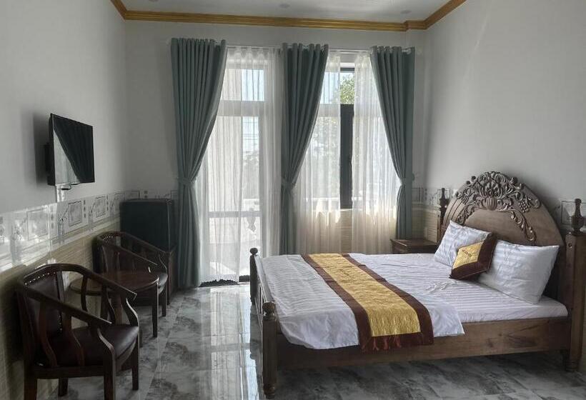 هتل Quốc Hương