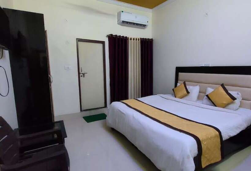 Hotel Radhika Kunj Palace,chhatarpur