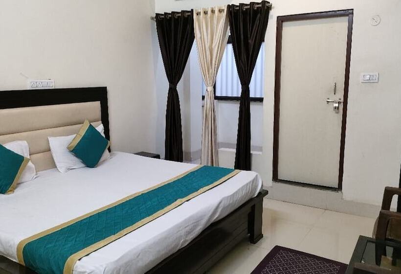 Hotel Radhika Kunj Palace,chhatarpur