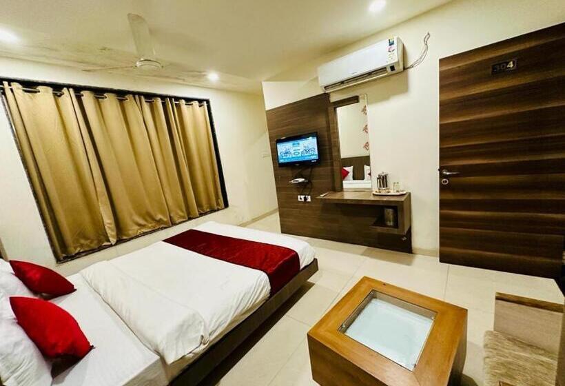 ホテル Raj Residency