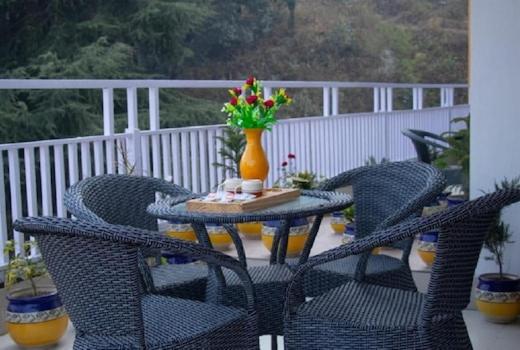 בית מלון כפרי Royals Moonlight Resort,bhimtal