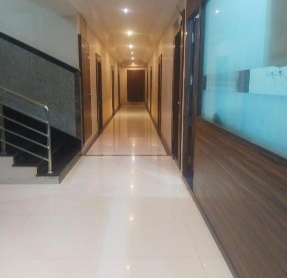 فندق Sachidanand