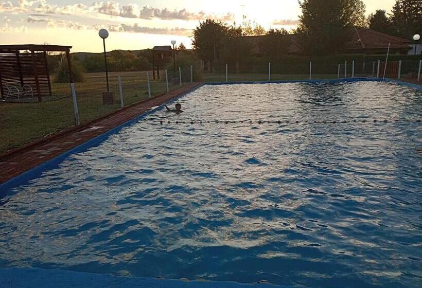 هتل Sierras Del Alto