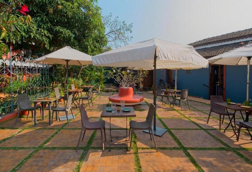 בית מלון כפרי Skylark Resort