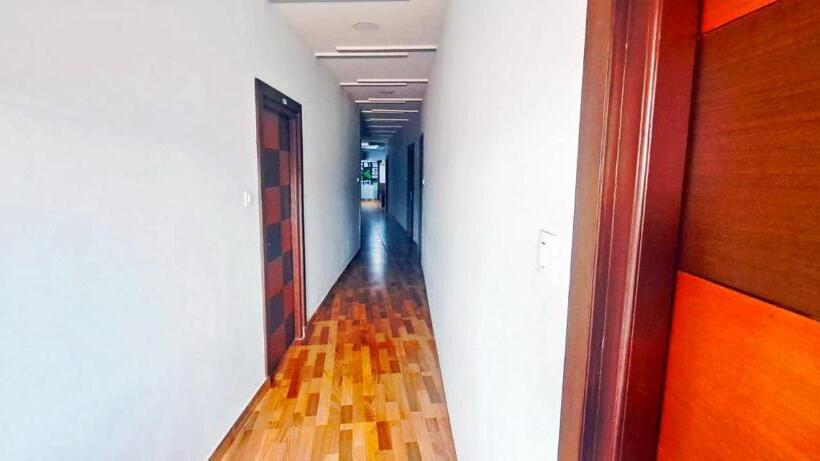 هتل Staymaker Juju Residency