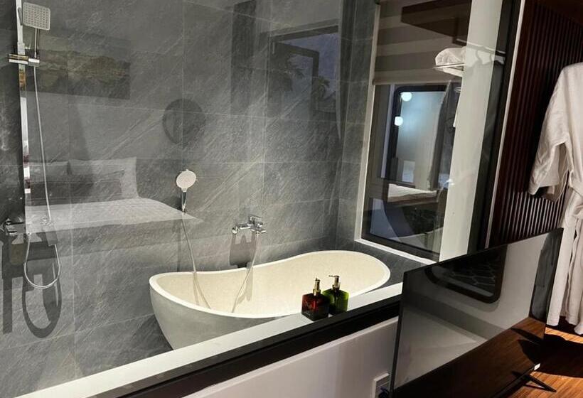 هتل The Dragon Villa Hoi An