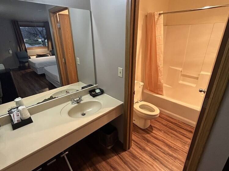 בית מלון כפרי Valley Inn And Suites