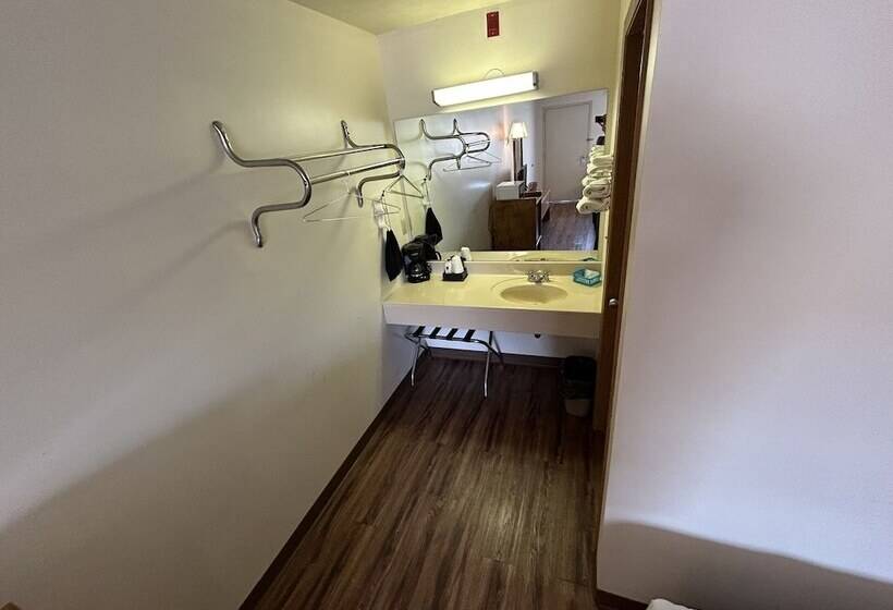 فندق Valley Inn And Suites