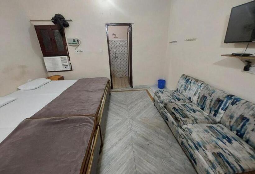 בית מלון כפרי Trisolaris