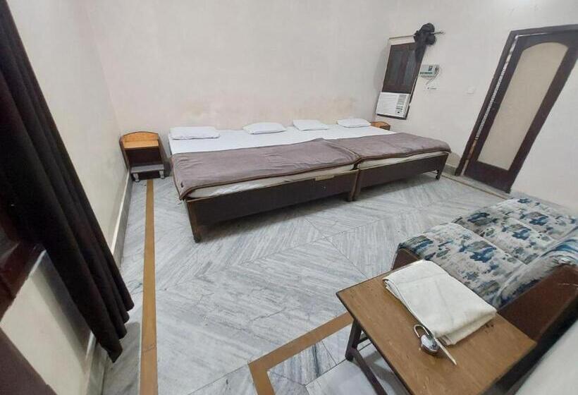 בית מלון כפרי Trisolaris