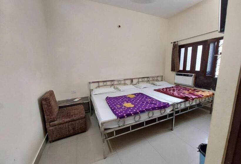 בית מלון כפרי Trisolaris