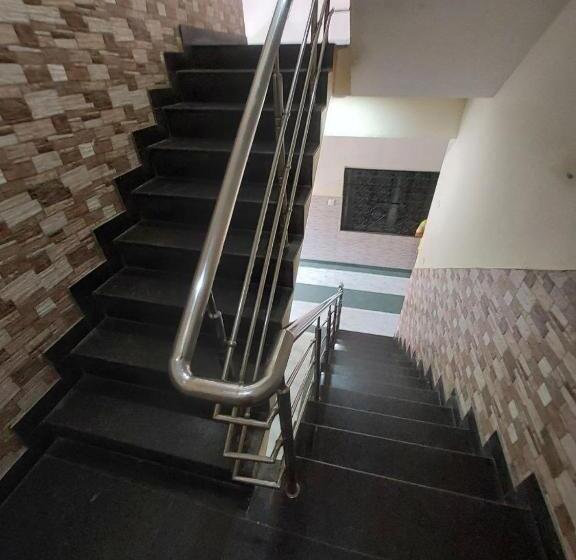 בית מלון כפרי Trisolaris