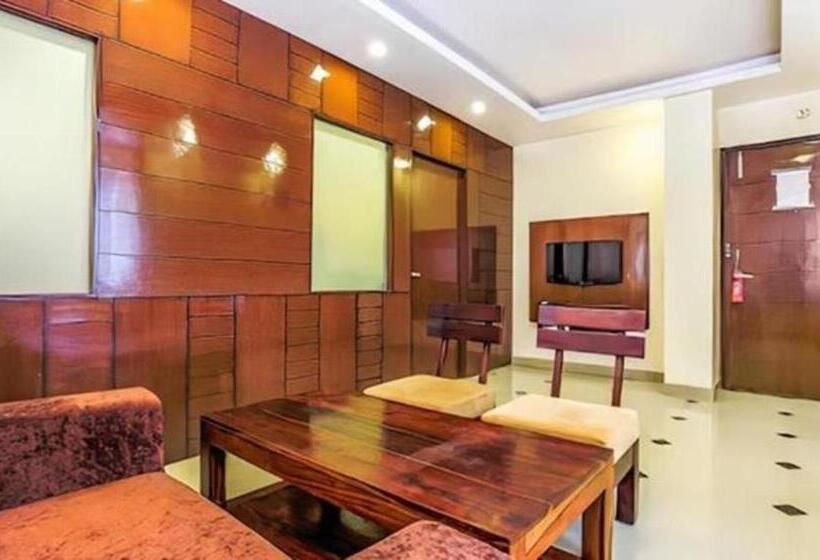 Отель Wonderland Inn