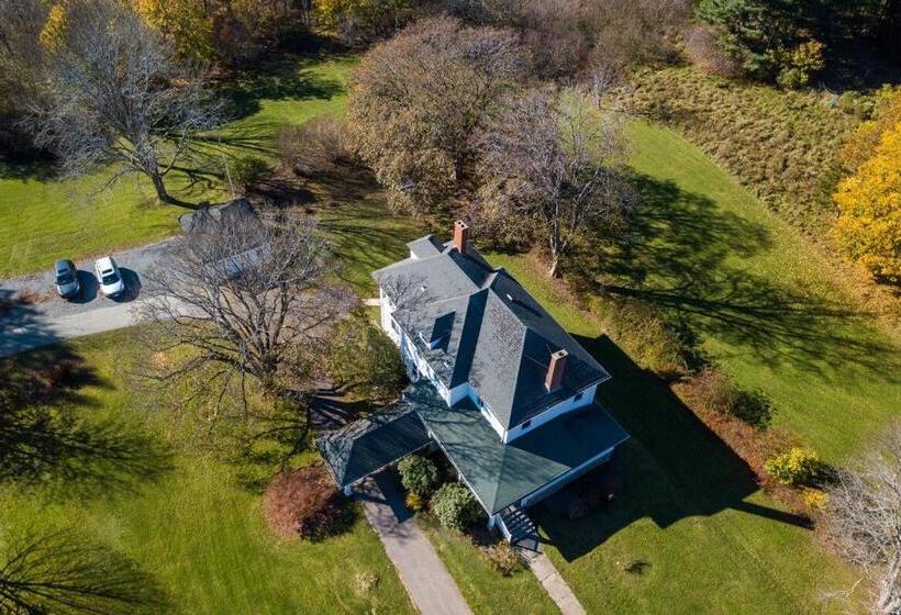 فندق Your Lunenburg Winter Retreat Awaits!