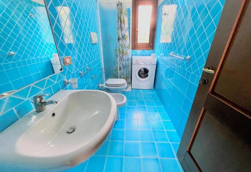 Iss Travel Apartaments, Via Del Tirreno 300 M From La Cinta Beach