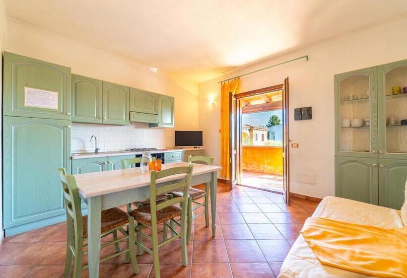 Iss Travel Apartaments, Via Del Tirreno 300 M From La Cinta Beach