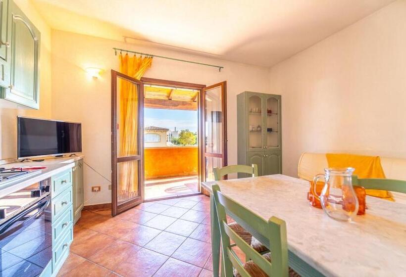 Iss Travel Apartaments, Via Del Tirreno 300 M From La Cinta Beach
