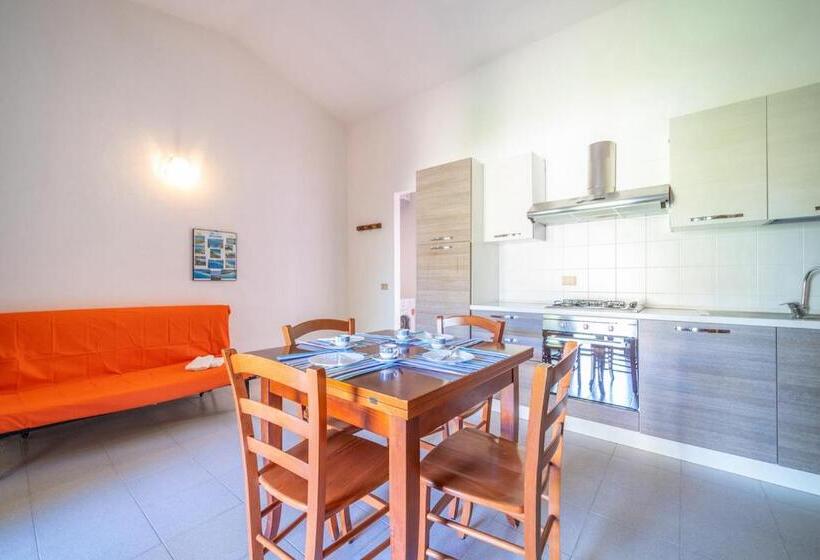 Iss Travel, Apartments In Via Torino   800 M From La Cinta Beach