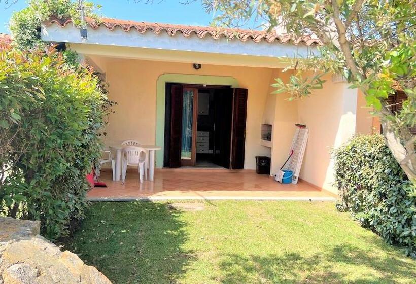 Iss Travel, Apartments In Via Torino   800 M From La Cinta Beach