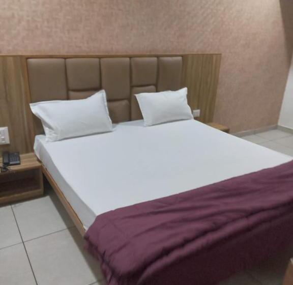 Motimahal Restaurant & Hotel Midtown