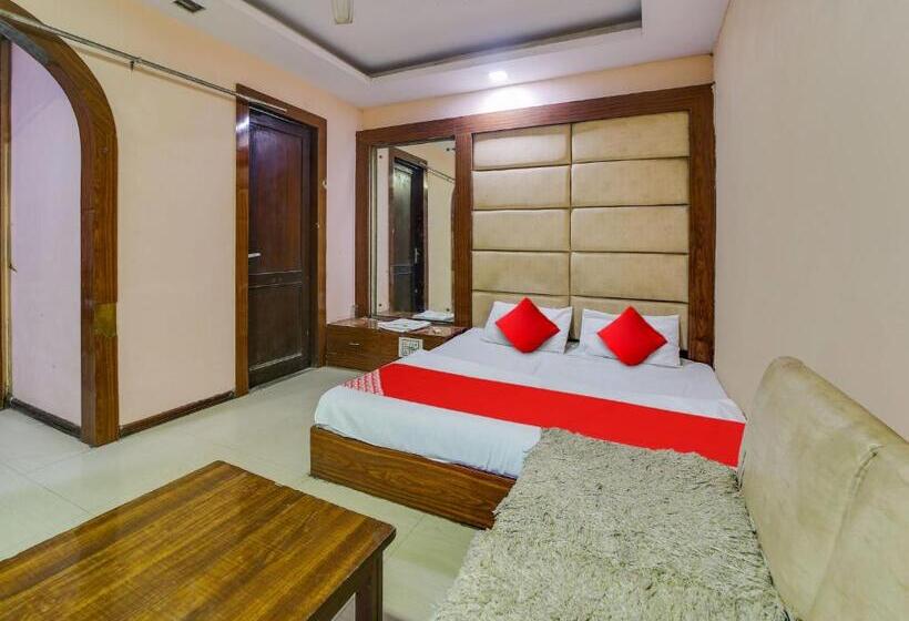 Oyo Hotel Shivalik Gold