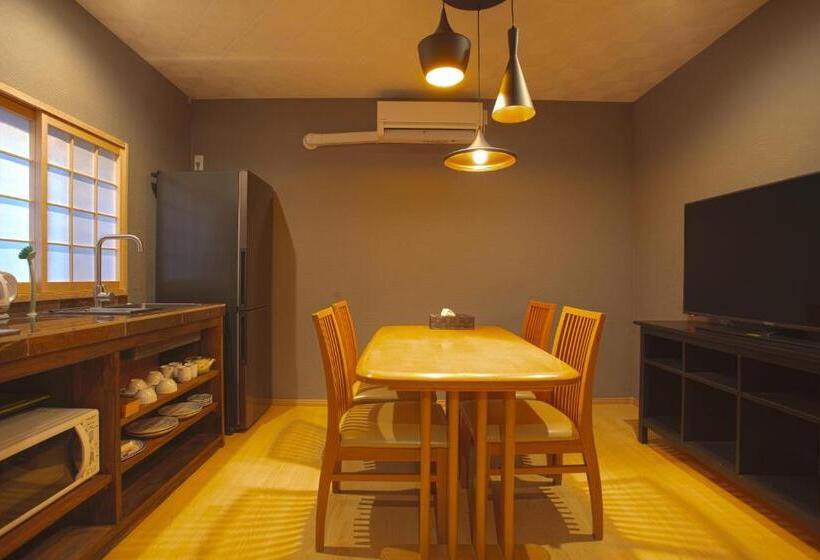 بنسيون 静響の宿2階