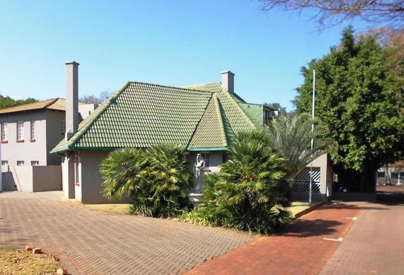 Пансион A Double Room With Bathroom 15