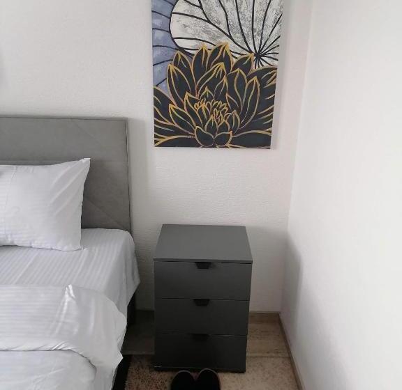 پانسیون Apartmani Lane 1