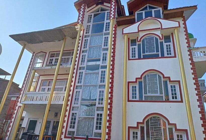 بنسيون Ayra Home Stay