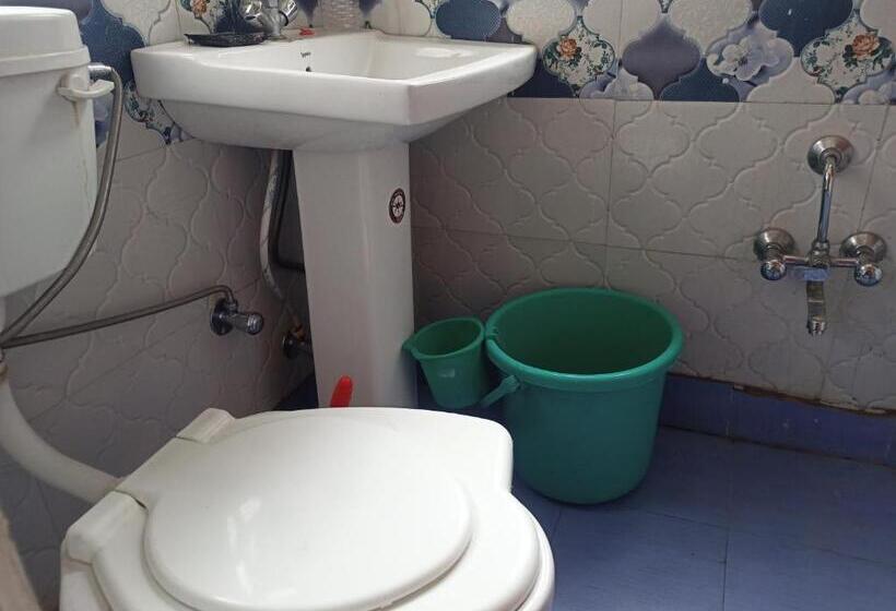 بنسيون Ayra Home Stay