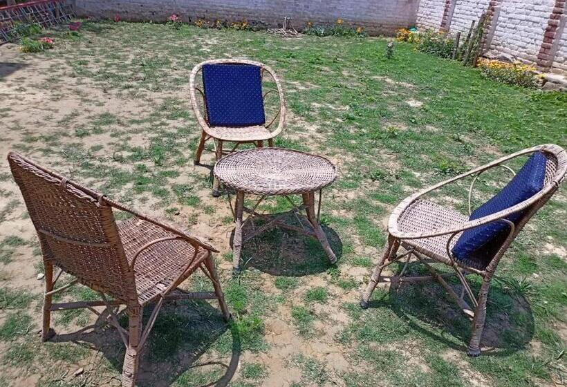 بنسيون Ayra Home Stay