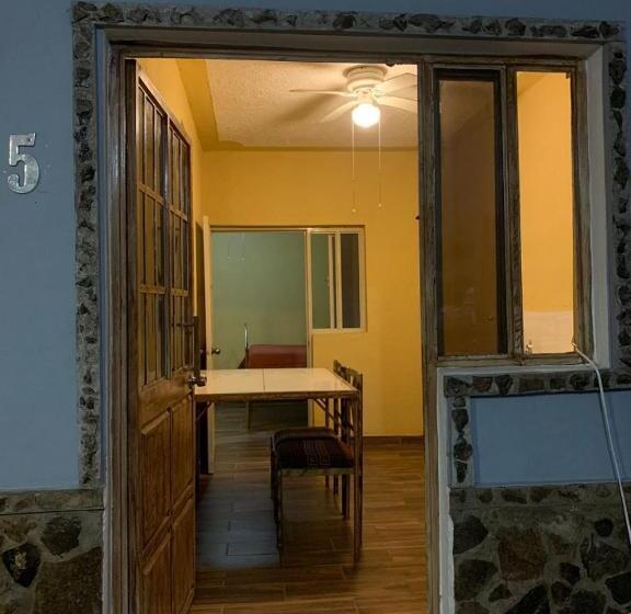 ペンション Casa Hotel Rousse