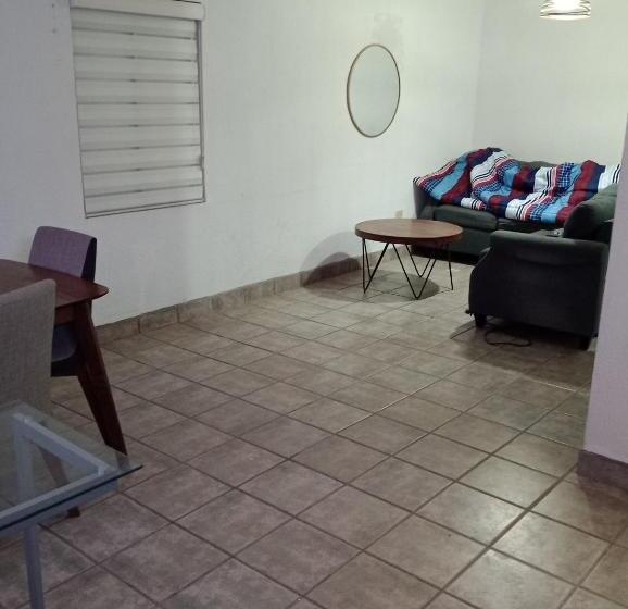 ペンション Estancia Expres