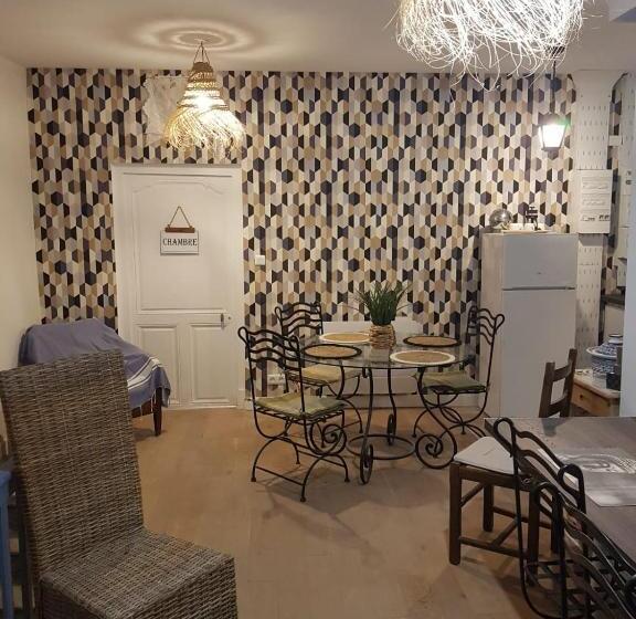 膳宿费 Fenêtre Sur Cour Du Docteur Privey   Free & Secure Park Bike