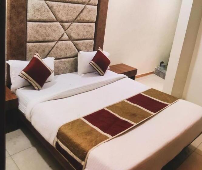 פנסיון Happy Stay