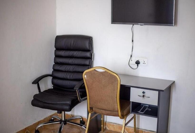 بنسيون J In G Retreat Center