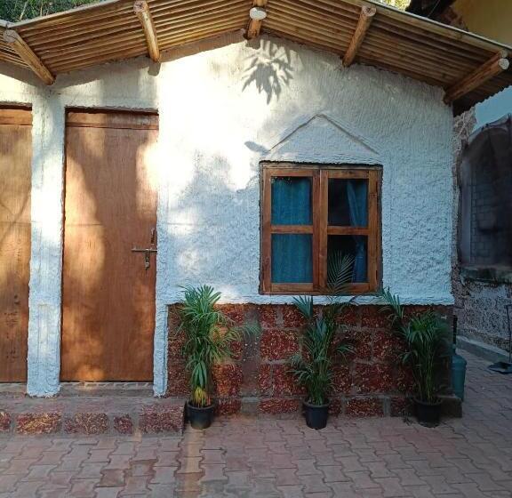 膳宿费 Jungle Huts