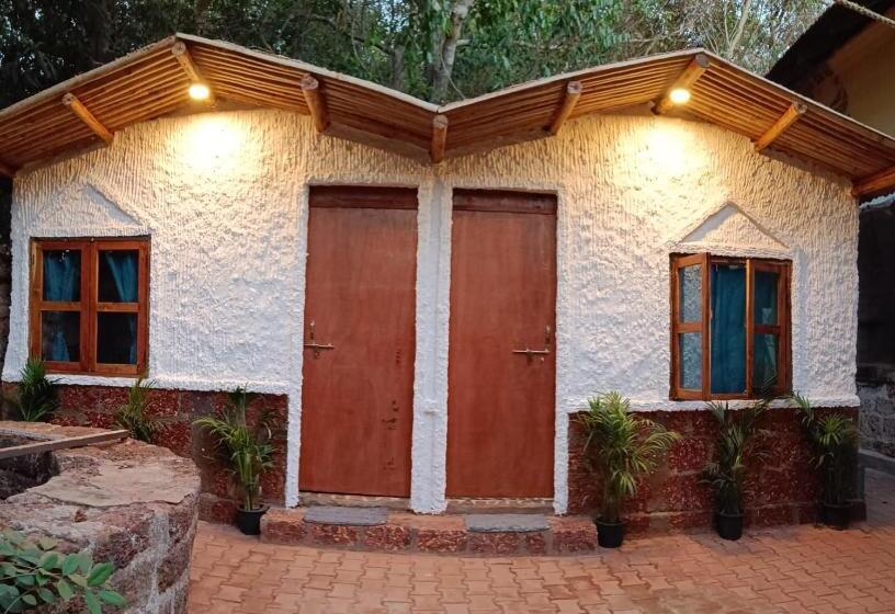 膳宿费 Jungle Huts