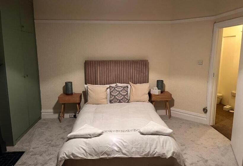 Пансион Luxury Cosy Retreat Apt