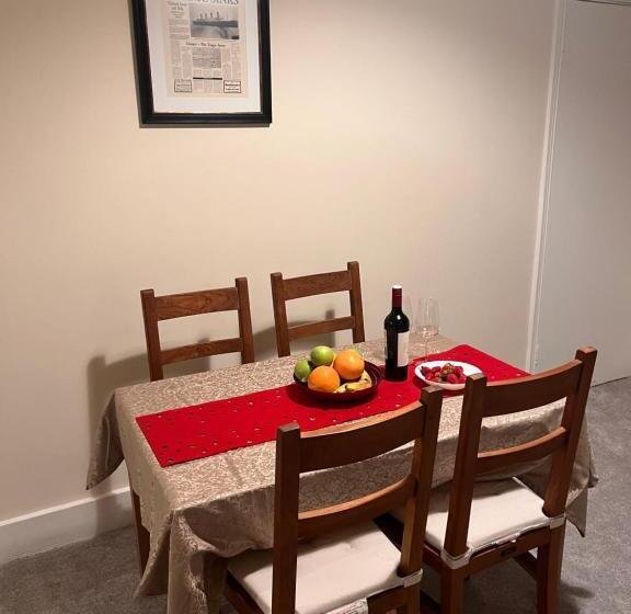 Пансион Luxury Cosy Retreat Apt