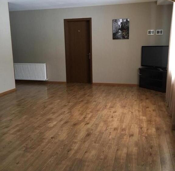 پانسیون Magnati