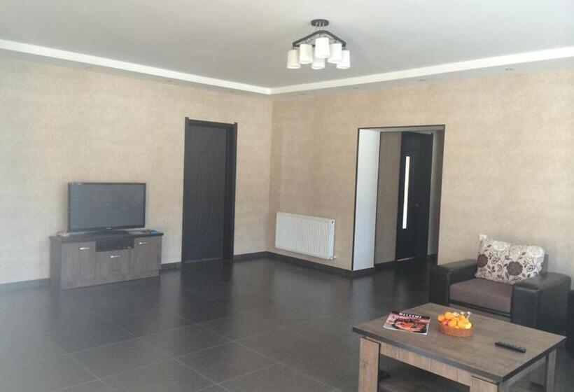 پانسیون Magnati