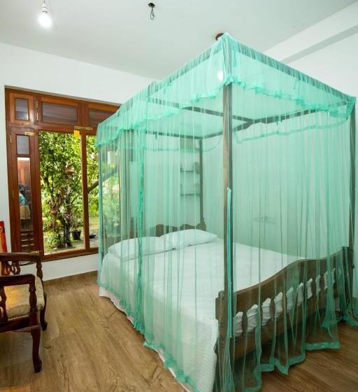 Пансион Manel Eco Lodge, Kathaluwa