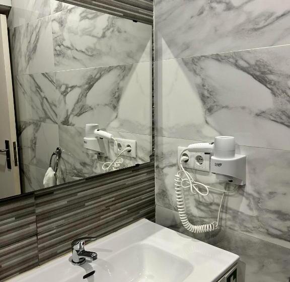 پانسیون Moreira Family