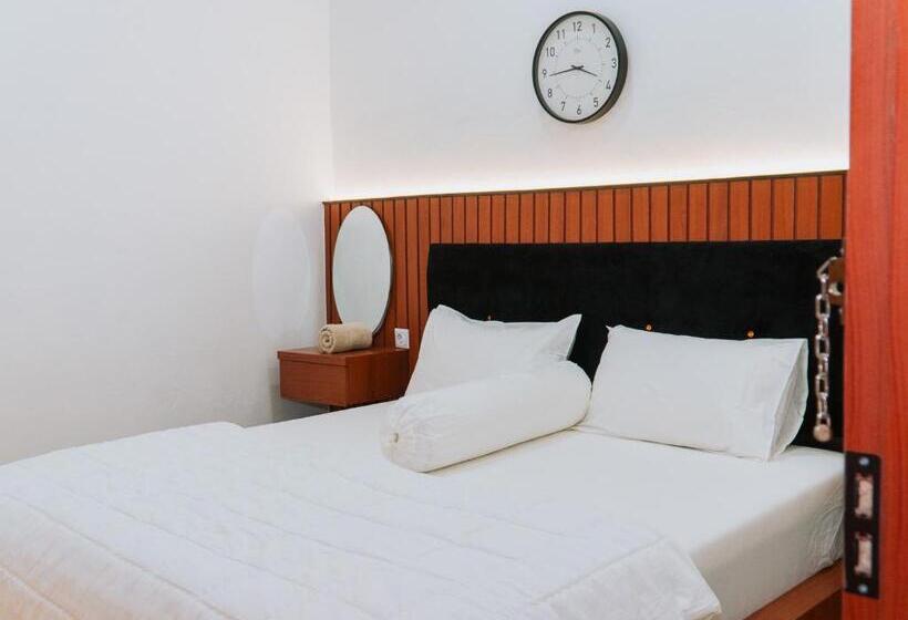 پانسیون Nginapdipadang, Parkit House, Near Universitas Negeri Padang, 10mins Padang Beach