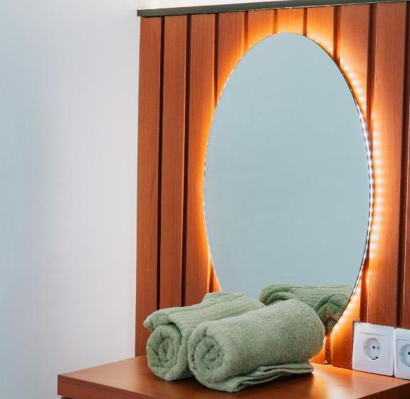 펜션 Nginapdipadang, Parkit House, Near Universitas Negeri Padang, 10mins Padang Beach